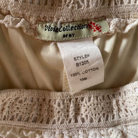 Vivid Collection Lace Off White Crochet Shorts. Excellent Condition. Lined. - Picture 7 of 9